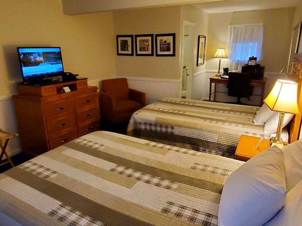 Cedar Crest Inn