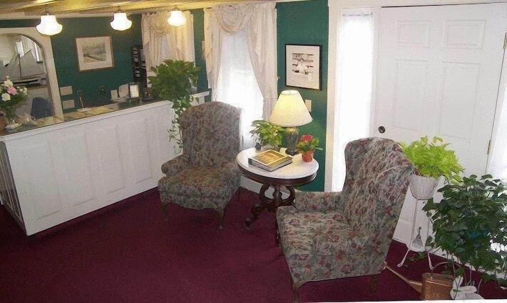 Cedar Crest Inn