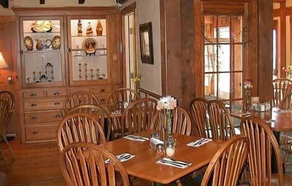 Cedar Crest Inn