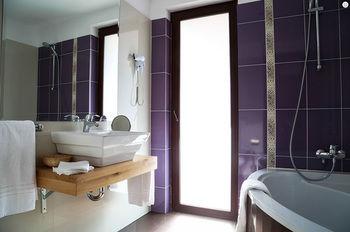 Oblique - Forest & Spa