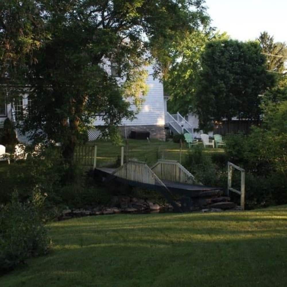 Hayden Creek Inn
