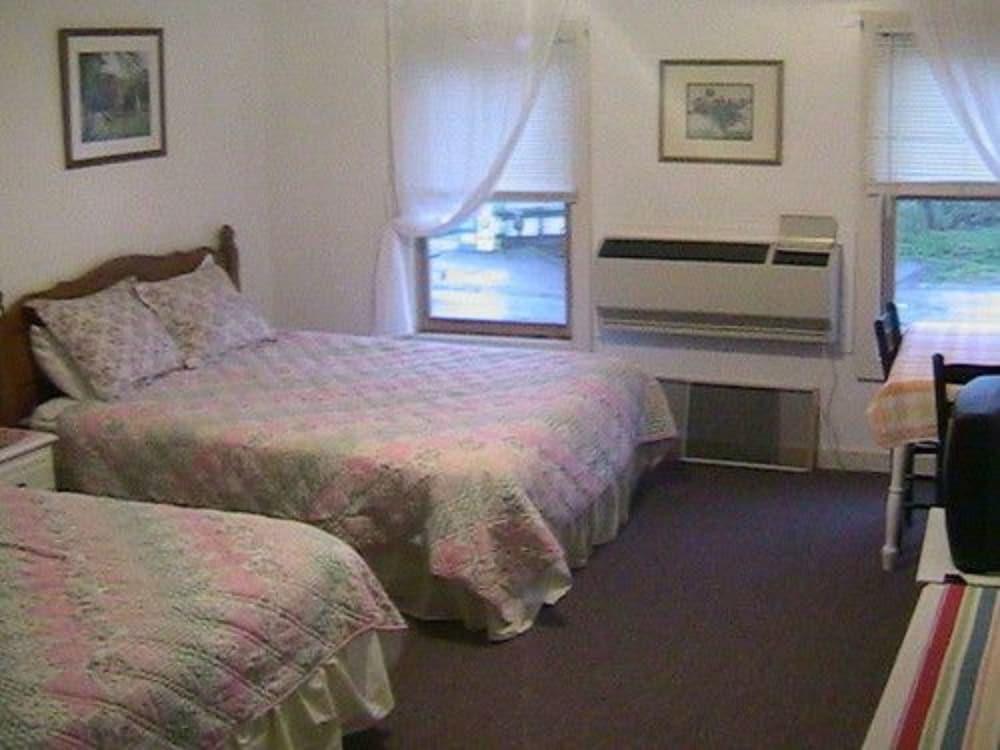 Hayden Creek Inn