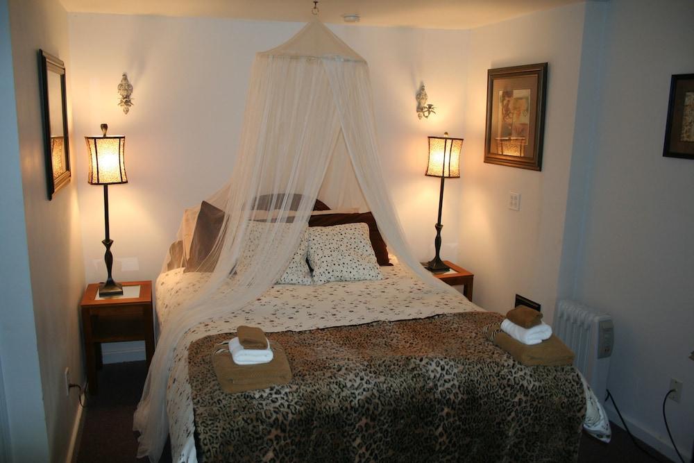 Hayden Creek Inn