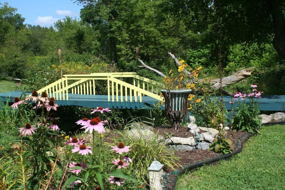Hayden Creek Inn