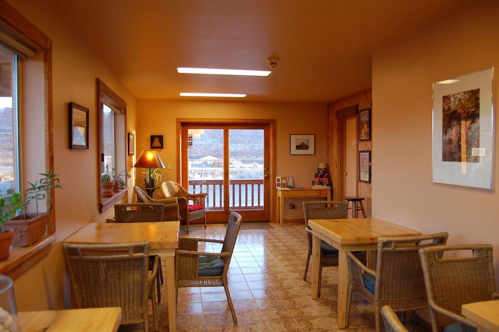The Rim Rock Inn and Restaurant