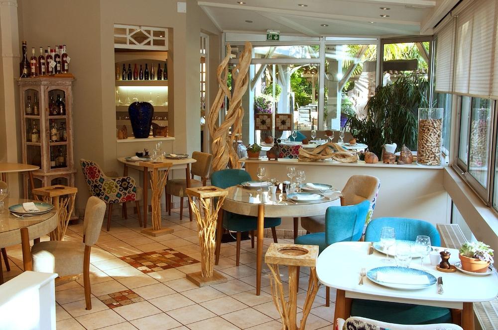 Chez Nous