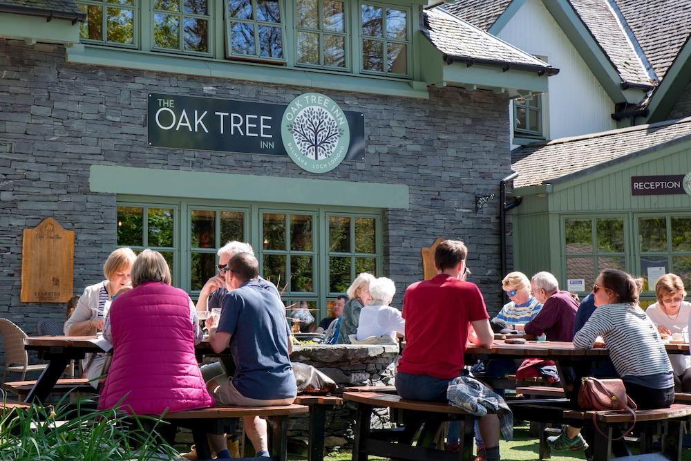 Oak Tree Inn