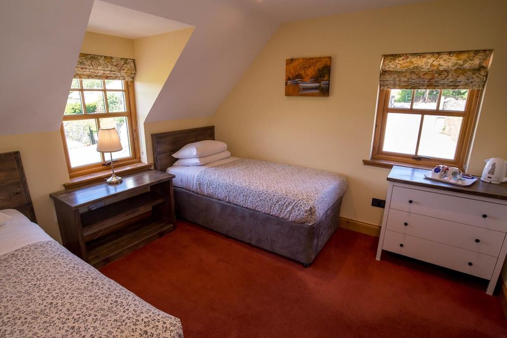 Oak Tree Inn
