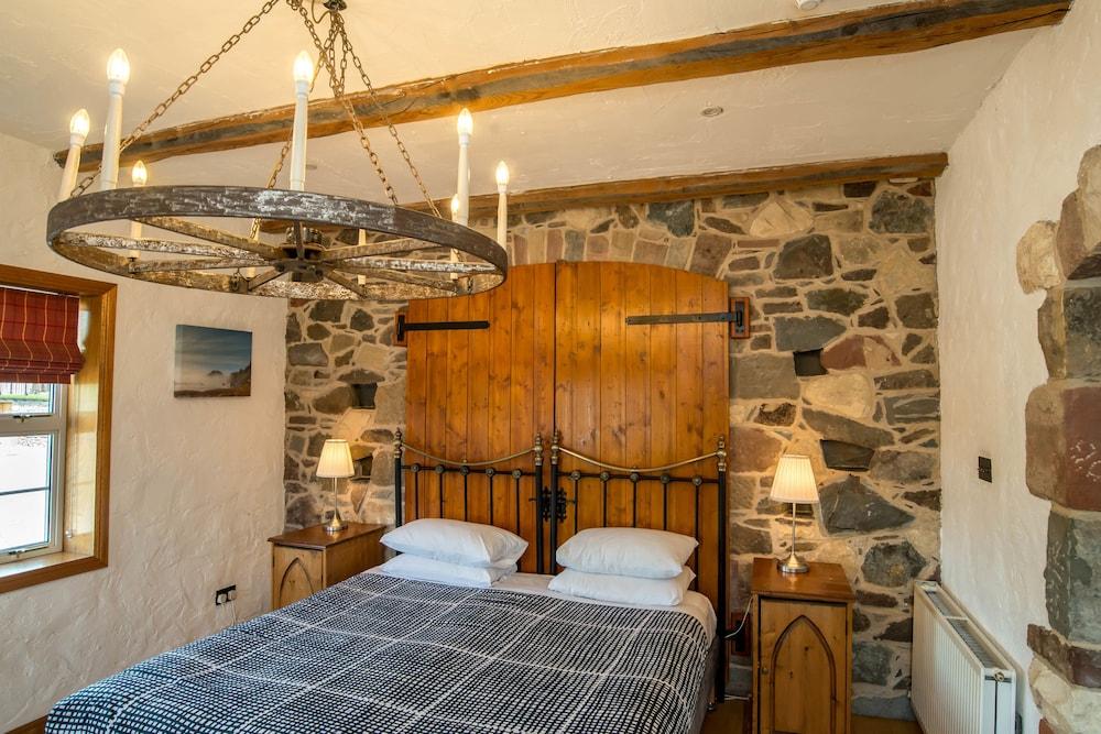 Oak Tree Inn