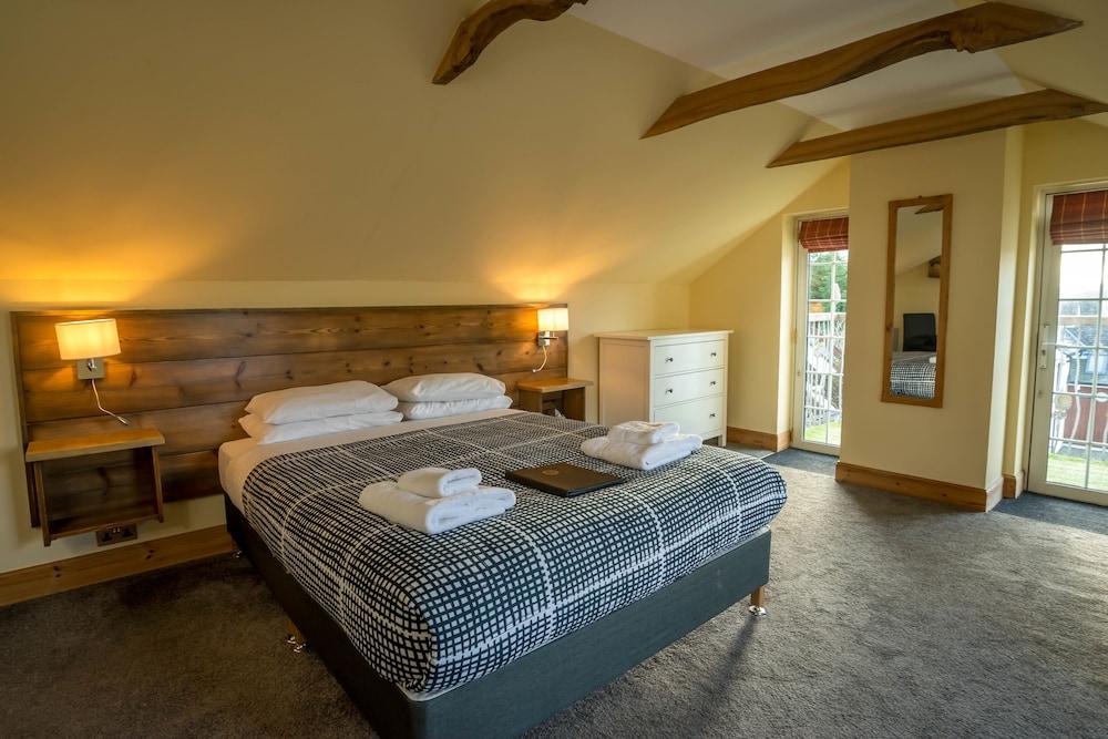 Oak Tree Inn