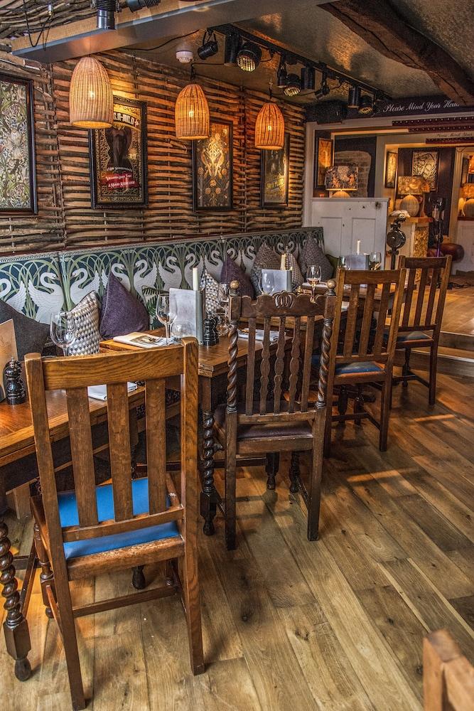 The Swan Inn