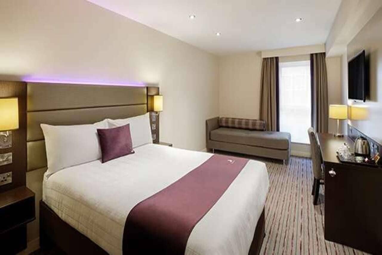 Premier Inn Bath City Centre