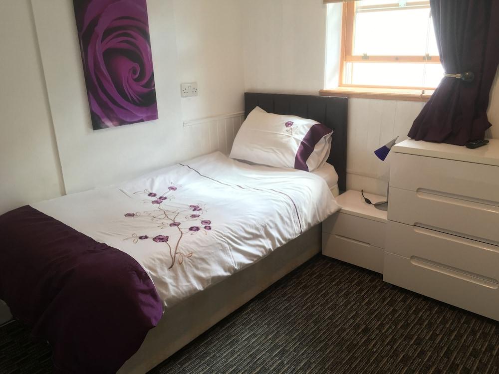 Folly Hotel
