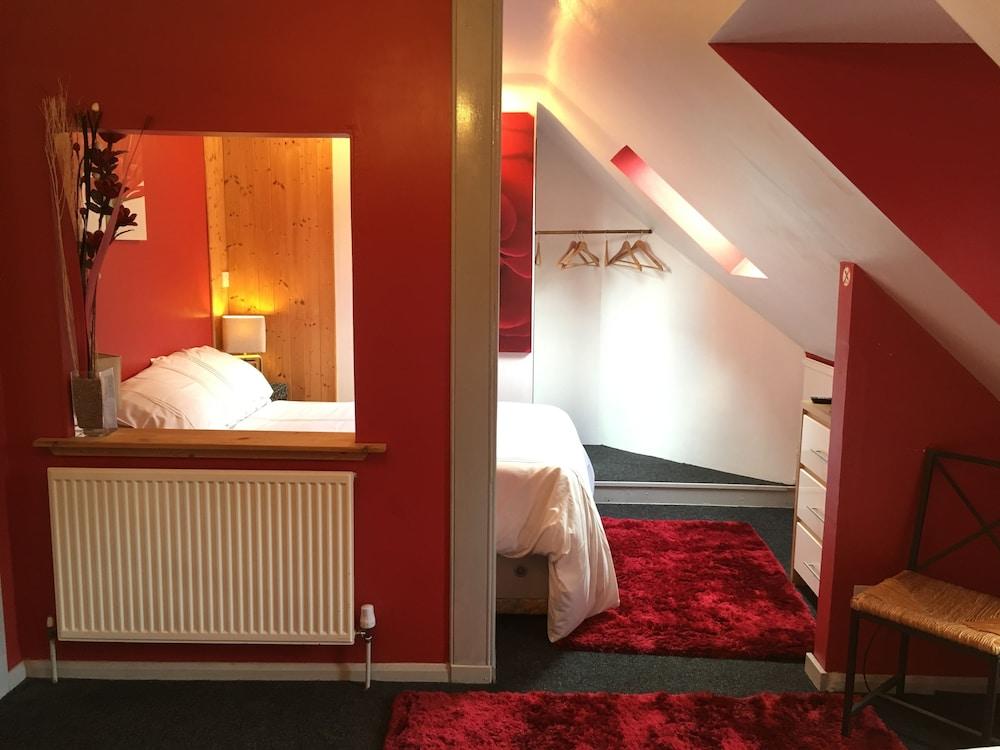 Folly Hotel