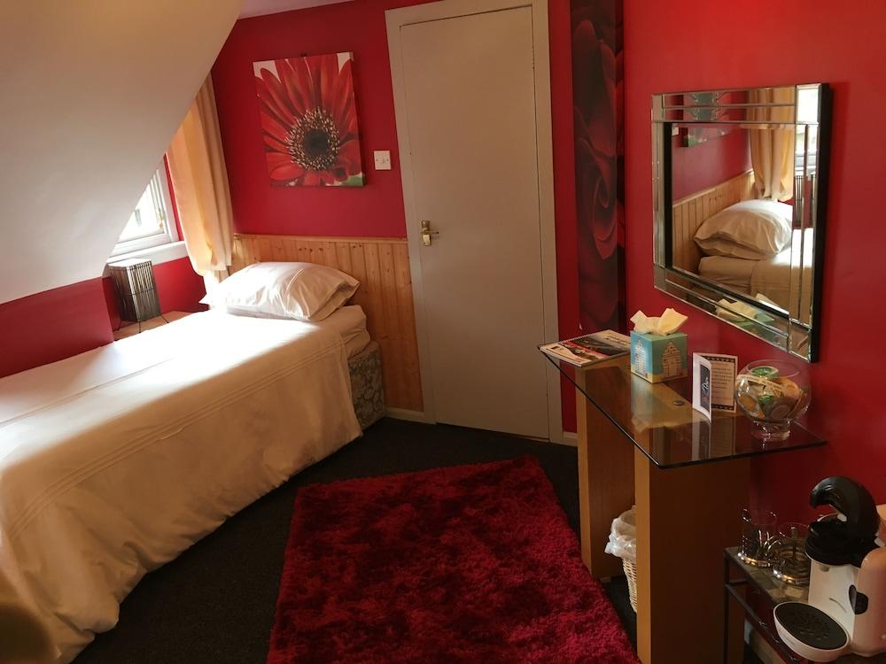 Folly Hotel