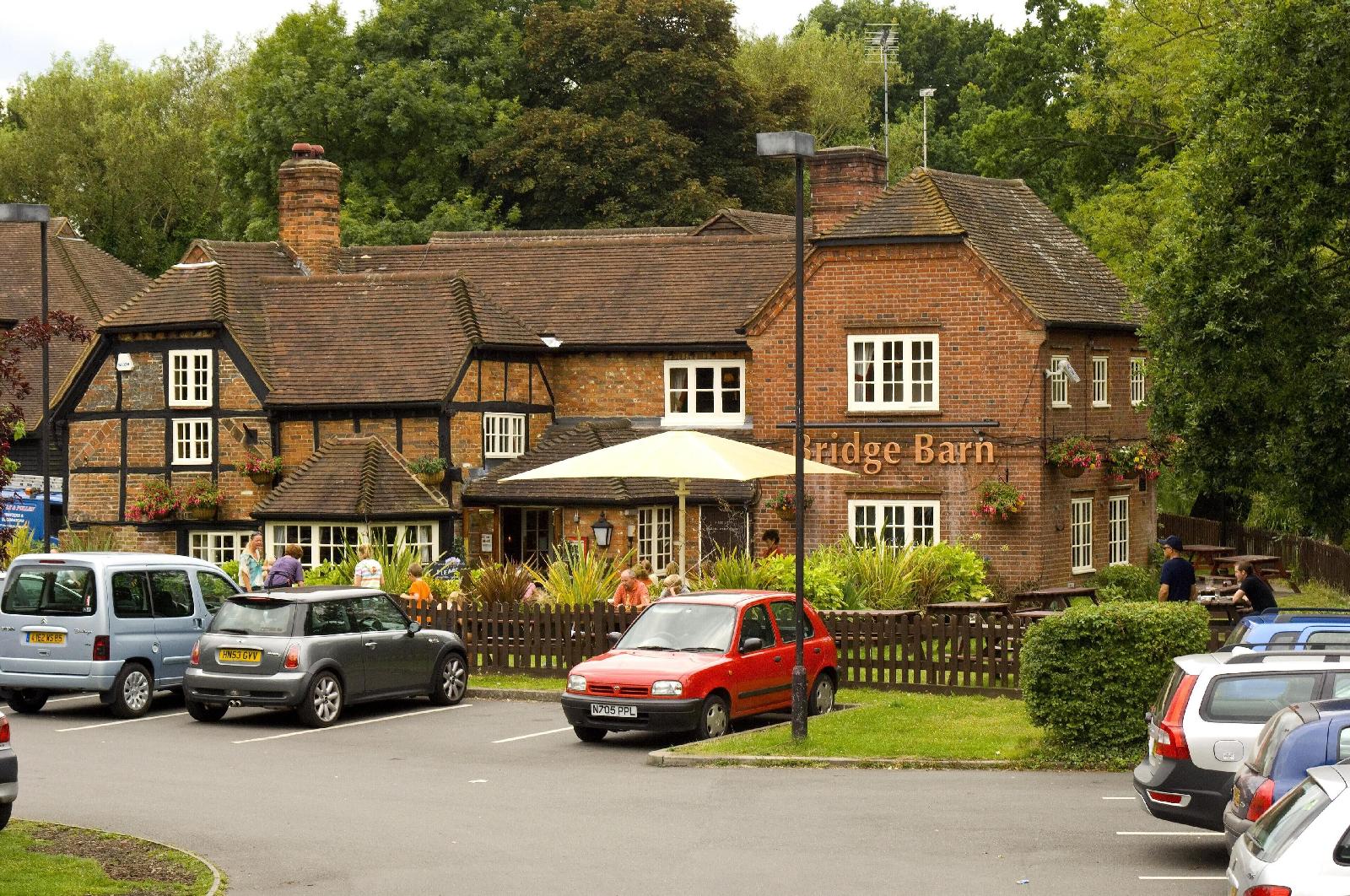 Premier Inn Woking West (A324)