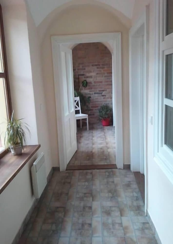 Maksimilian Guesthouse