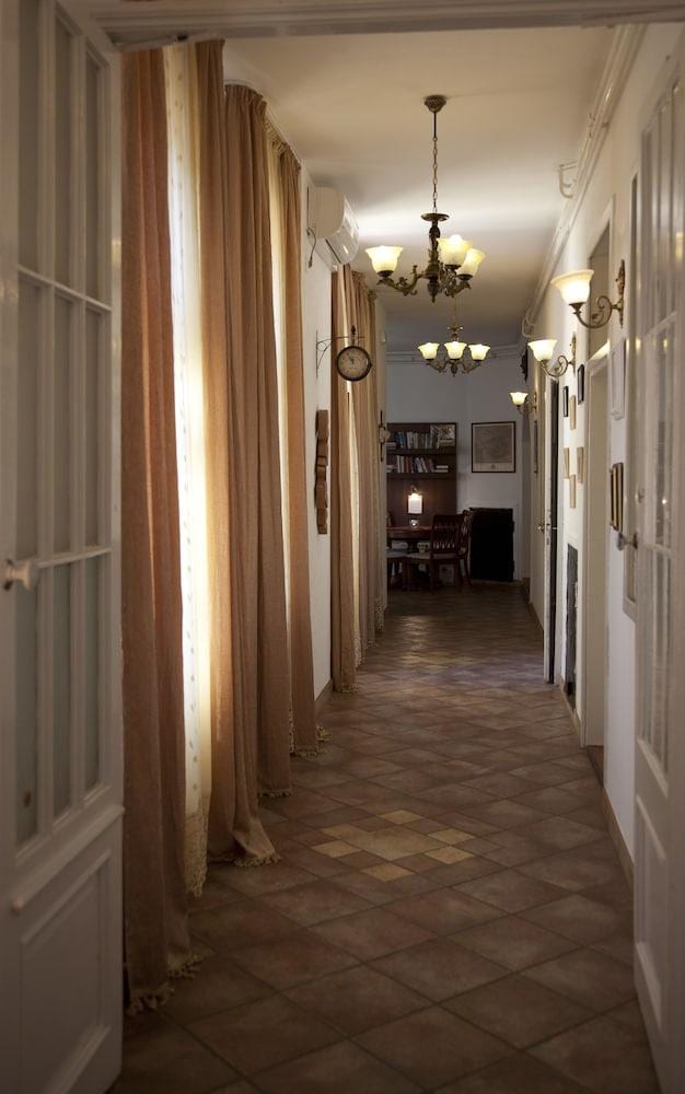 Maksimilian Guesthouse