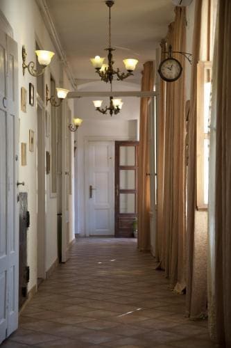 Maksimilian Guesthouse