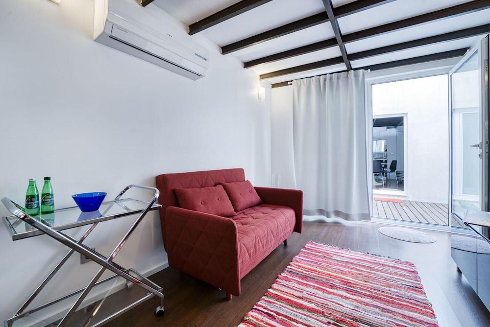 Fine Arts Guesthouse