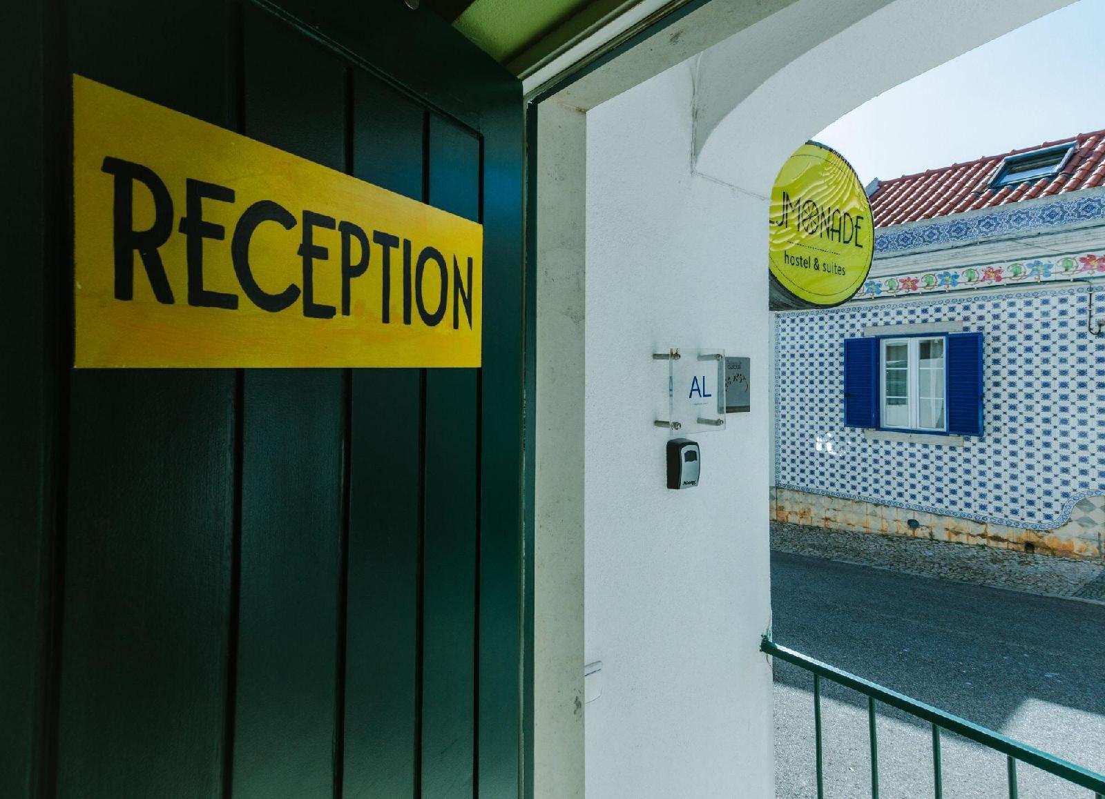 Ljmonade Hostel