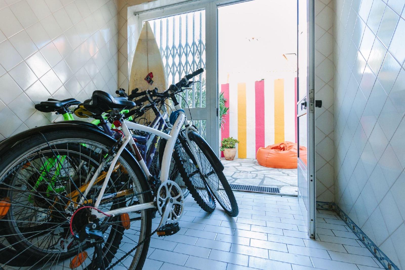 Ljmonade Hostel