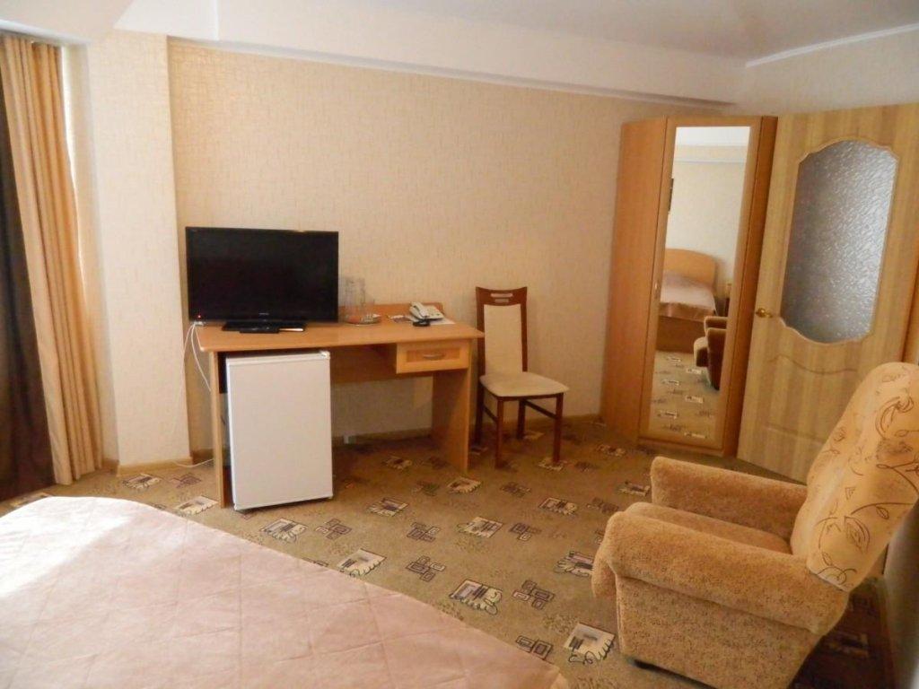 Hotel Salut