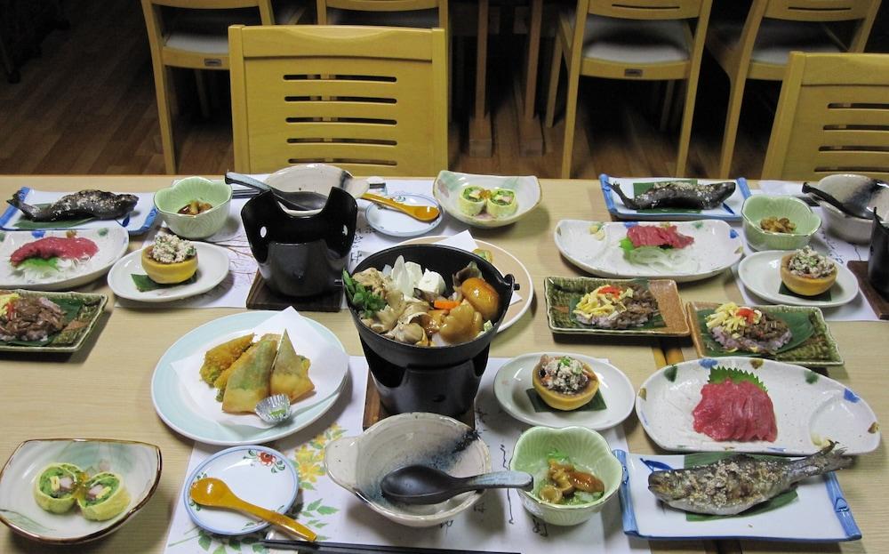 Apple Inn Takasaka