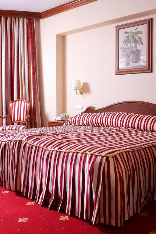 Nadezhda Hotel