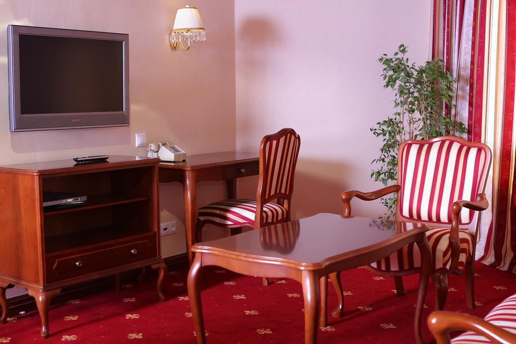 Nadezhda Hotel