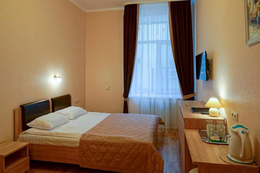 Aragon Hotel