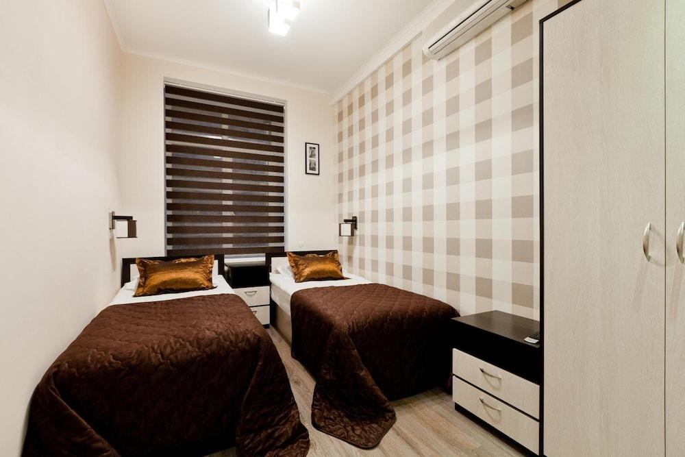 Hotel Apriori