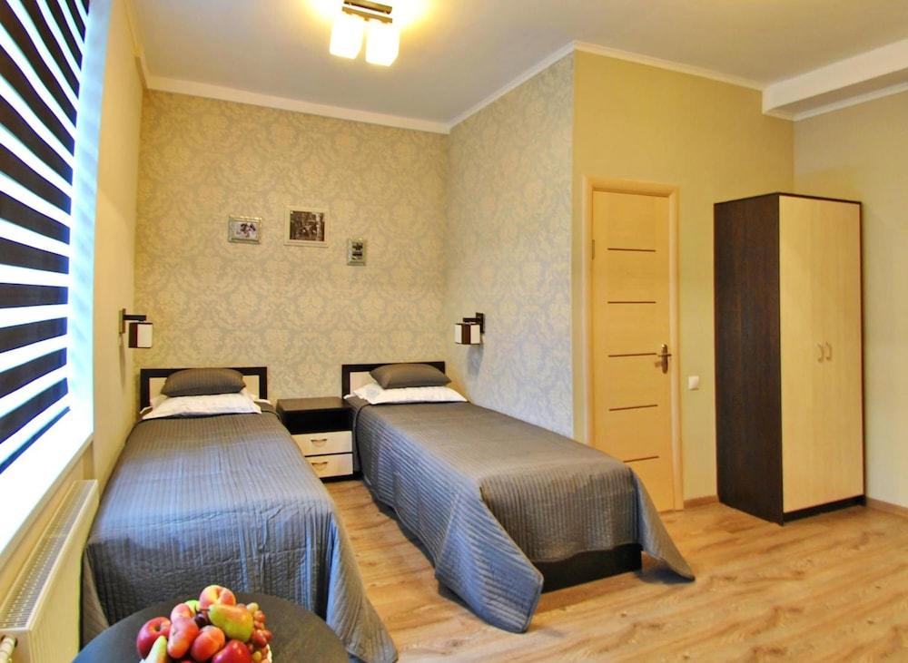 Hotel Apriori