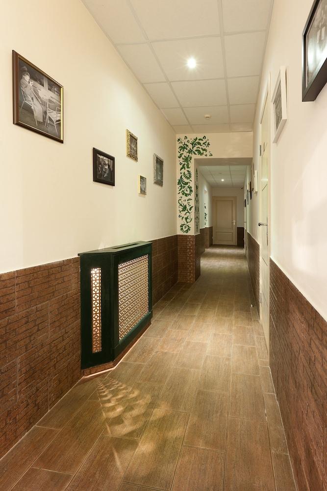 Hotel Apriori