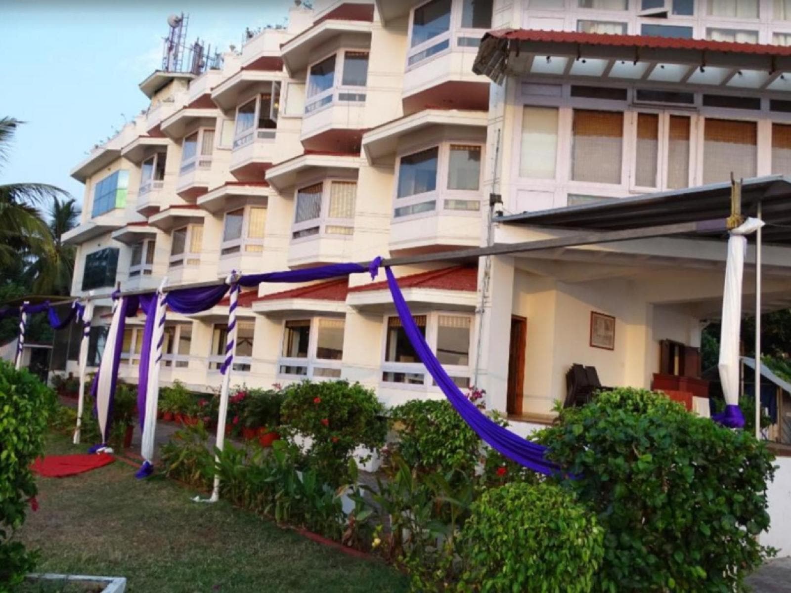 Mascot Beach Resort