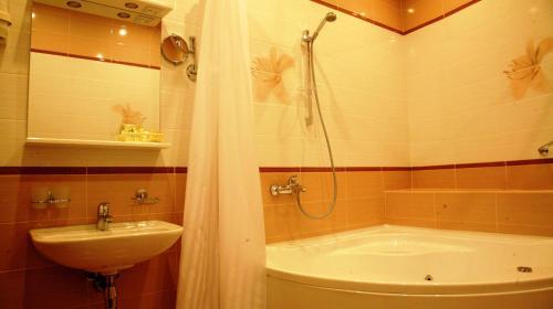Dubrava Hotel