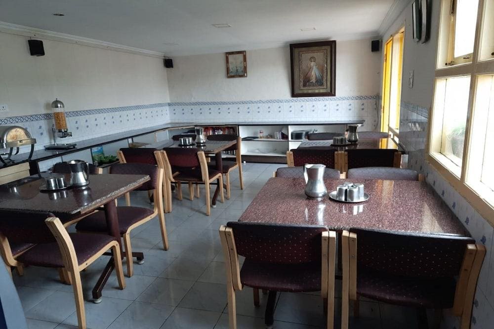 Pine Borough Inn