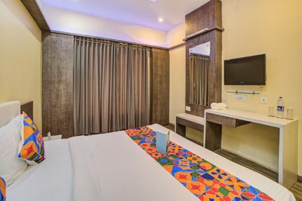 Hotel Bee Town