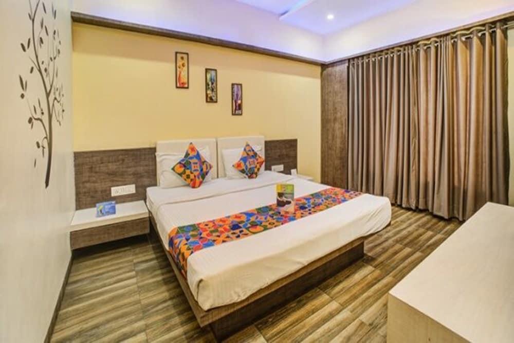 Hotel Bee Town