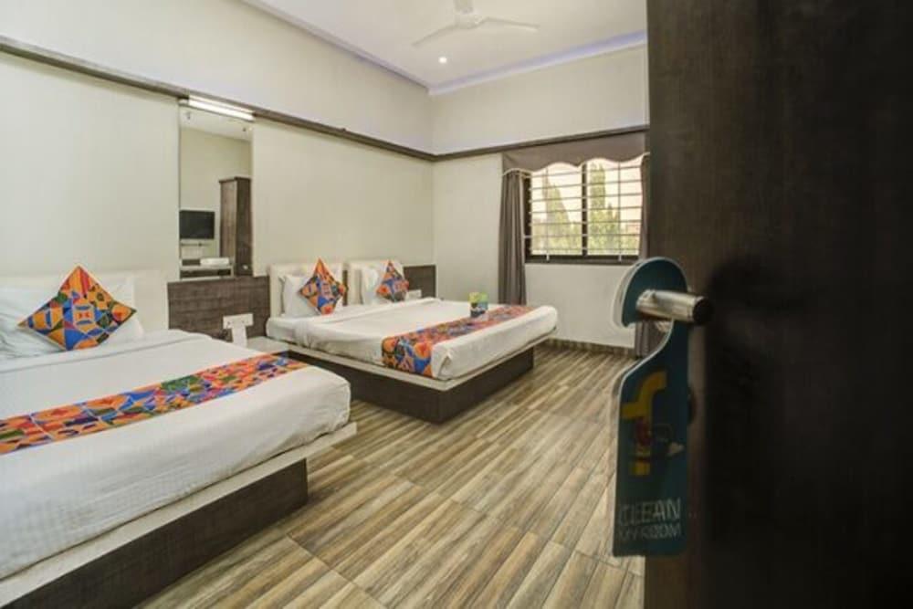 Hotel Bee Town