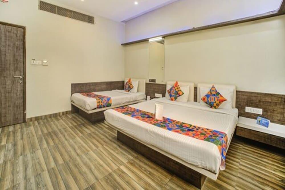 Hotel Bee Town