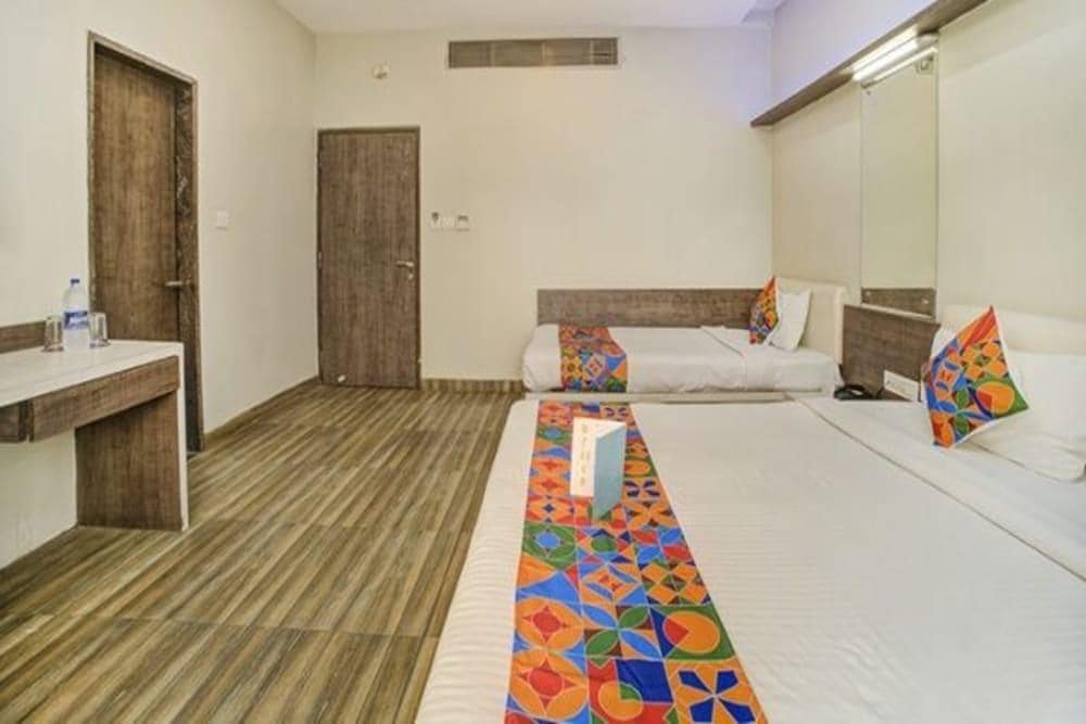 Hotel Bee Town