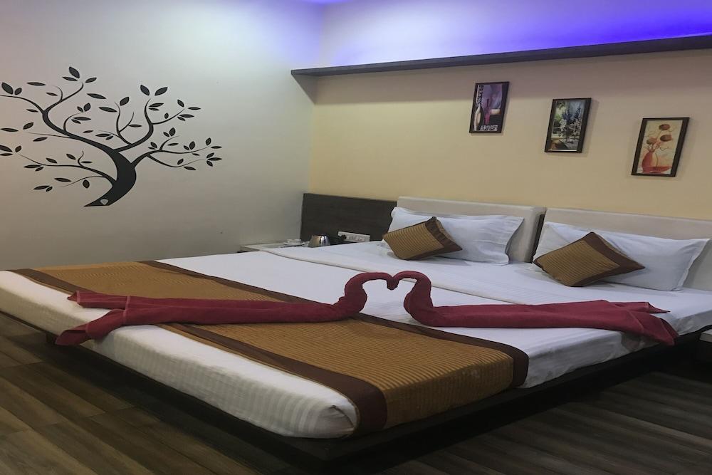 Hotel Bee Town