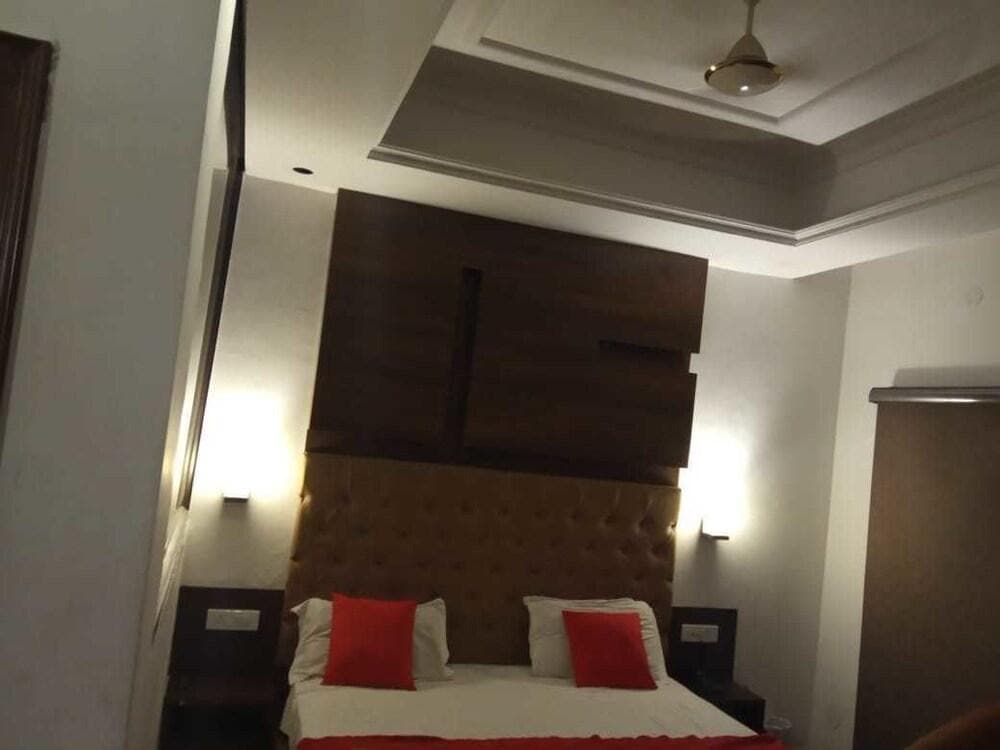 Hotel Kings Retreat