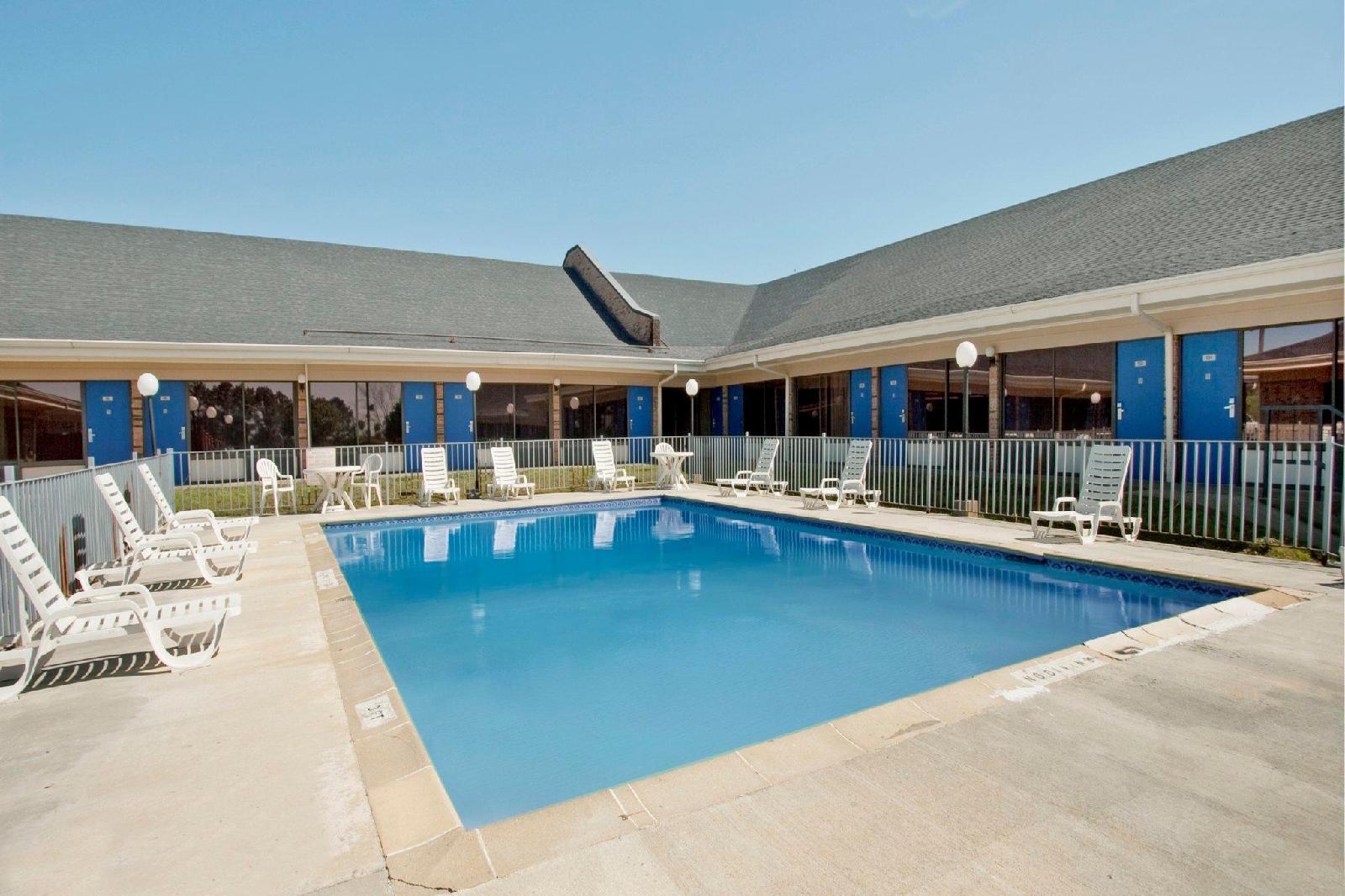 Americas Best Value Inn-Forest