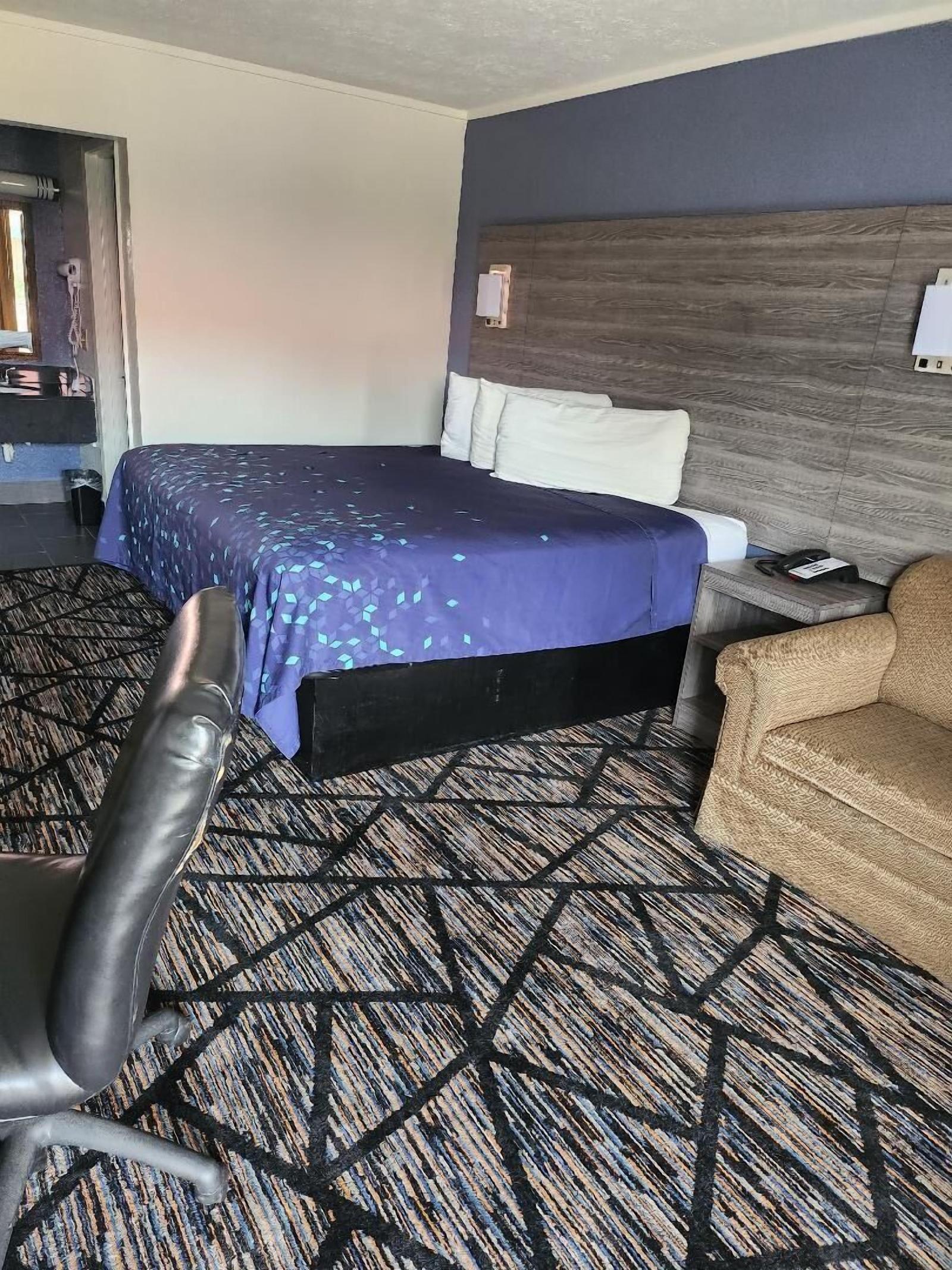 Americas Best Value Inn-Forest
