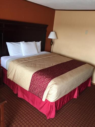 Dequeen Courtyard Inn