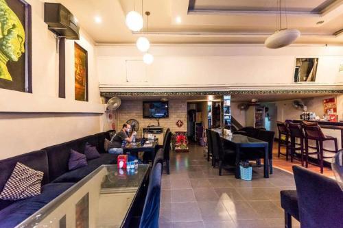Lucky Ro Hotel & Restaurant