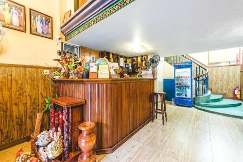 Lucky Ro Hotel & Restaurant