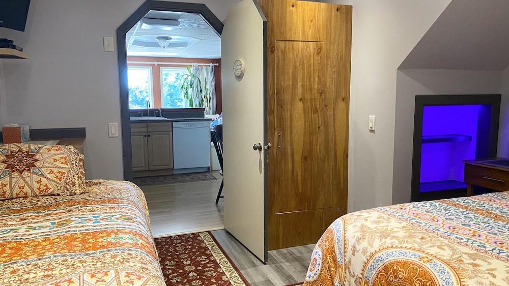 Halcyon Heights Bed & Breakfast/Inn